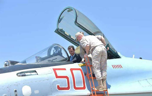 El Presidente de Siria visita la base rusa Hmeymim en Latakia